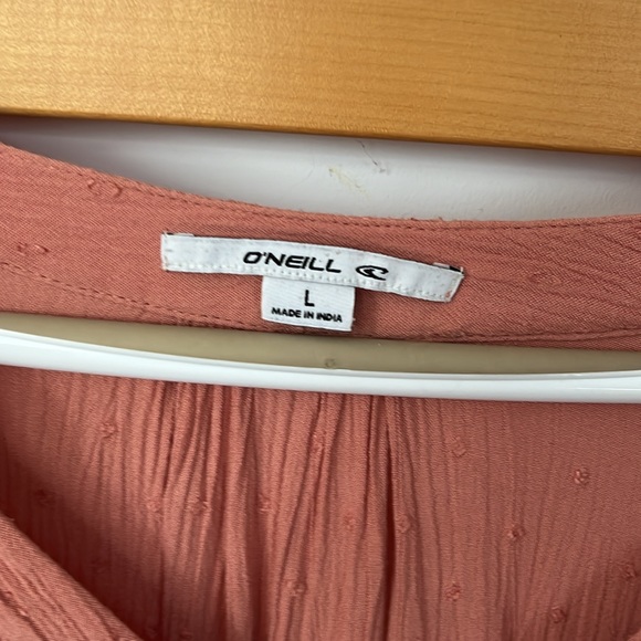 Women's crop blouse. - Picture 2 of 2